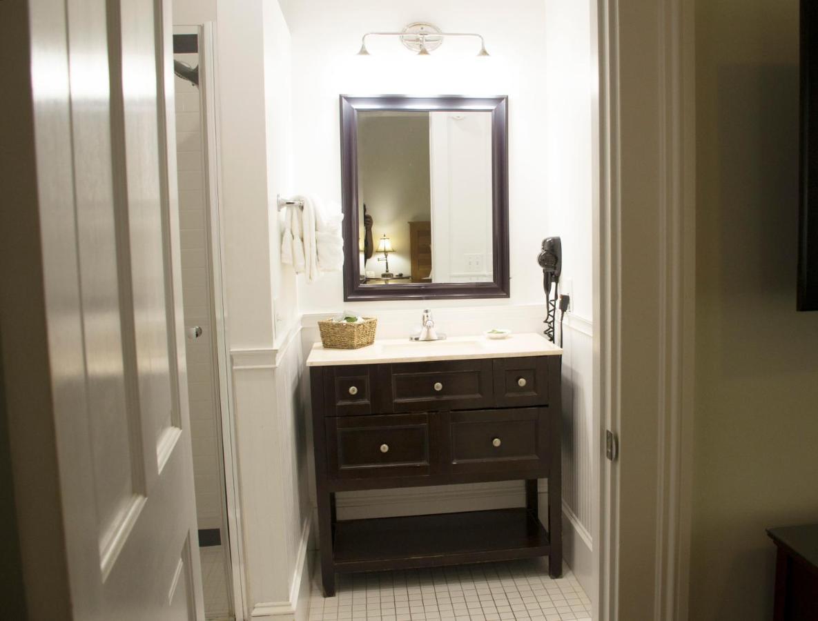 Duval House Bed & Breakfast Key West Bagian luar foto